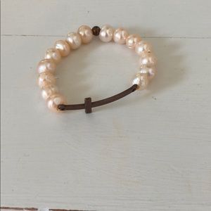 Cross bead bracelet